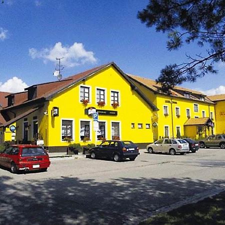 Hotel Rose Breclav Břeclav Exterior foto