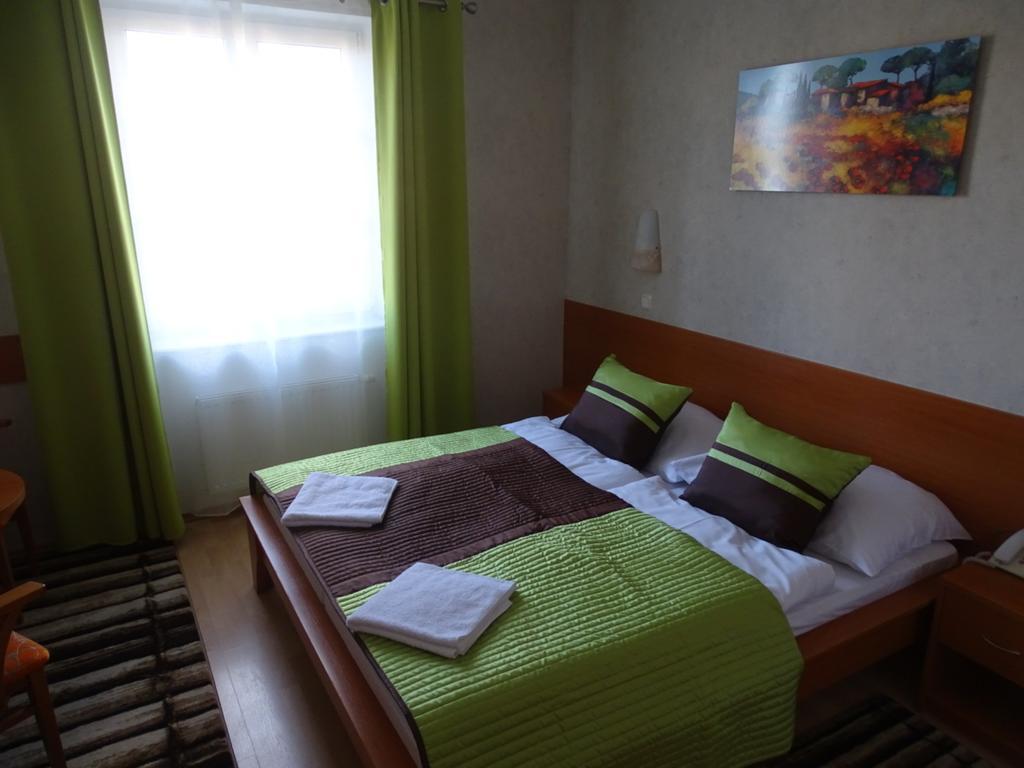 Hotel Rose Breclav Břeclav Exterior foto