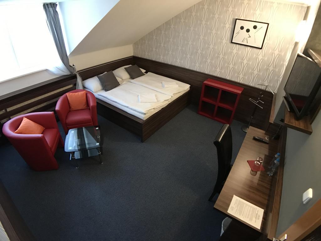 Hotel Rose Breclav Břeclav Exterior foto