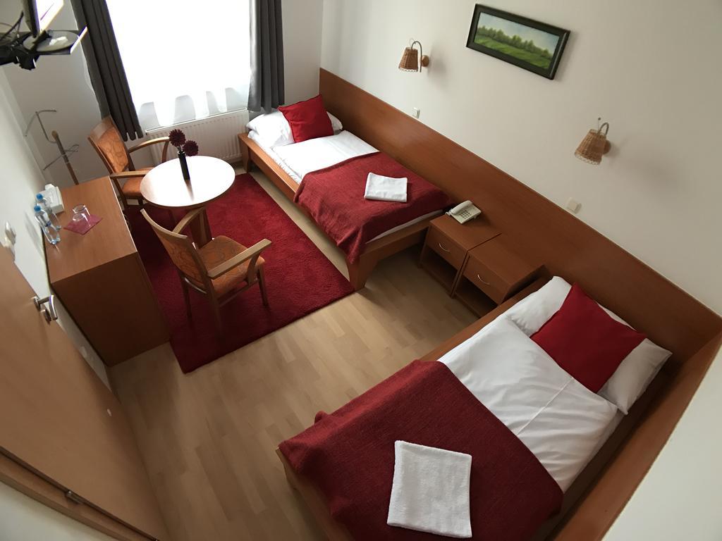 Hotel Rose Breclav Břeclav Exterior foto