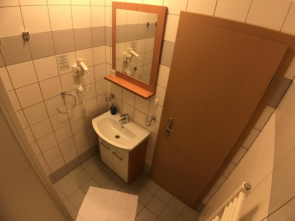 Hotel Rose Breclav Břeclav Exterior foto